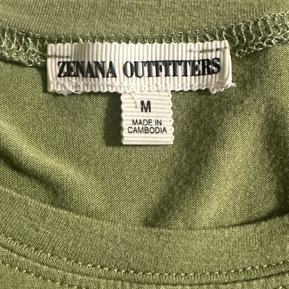Zenana Outfitters Short Sleeve Tee in olive - Picture 3 of 4
